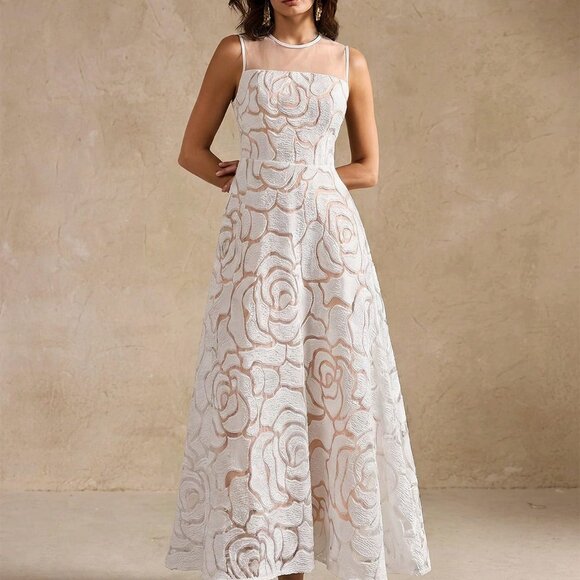 White Elegant Women's Lace Sleeveless Tulle Dress - Picture 3 of 5